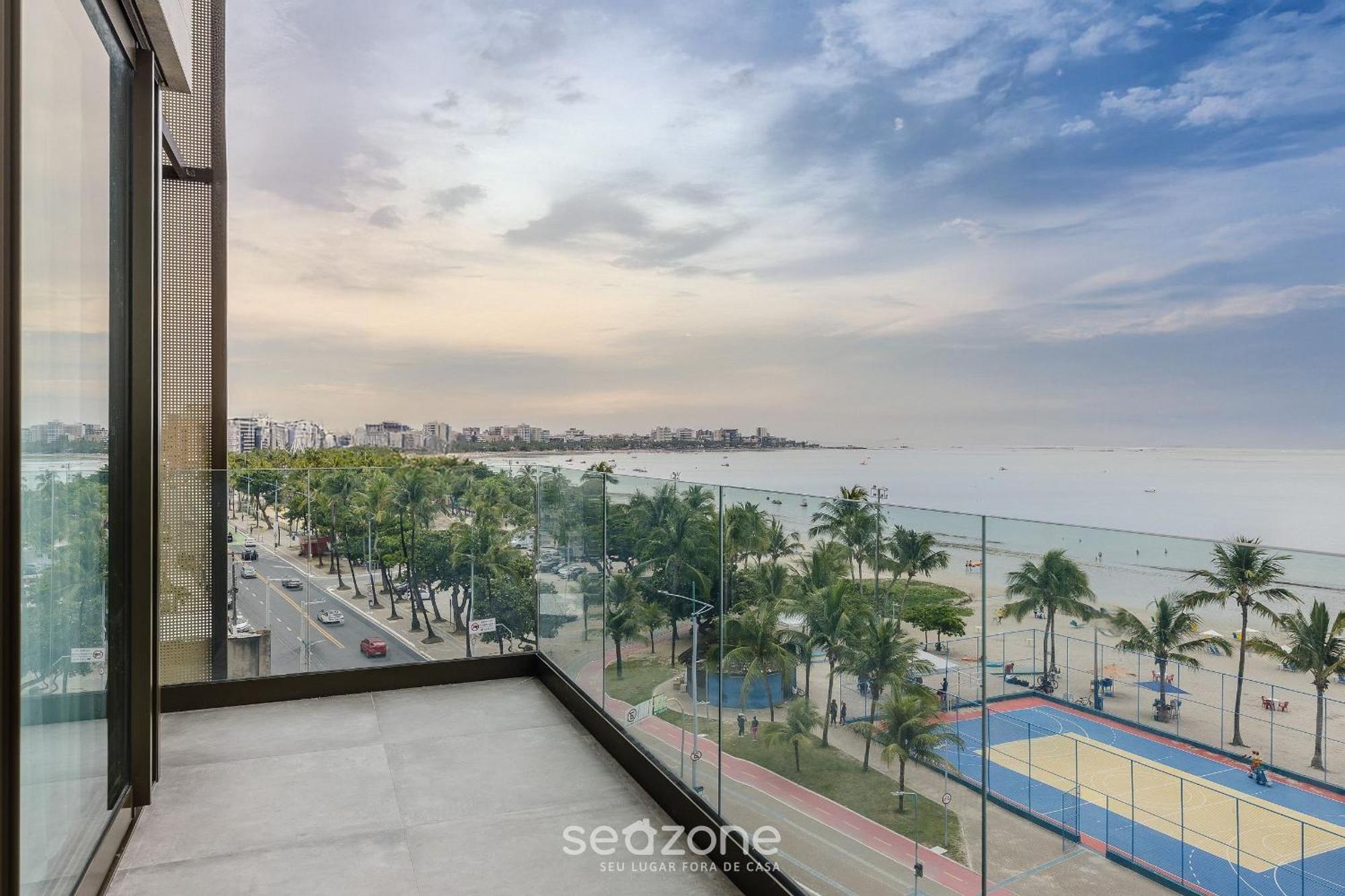 Nwts - Com Vista Frente-mar Em Apartamento